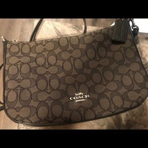 Classic Coach Handbag/Crossbody